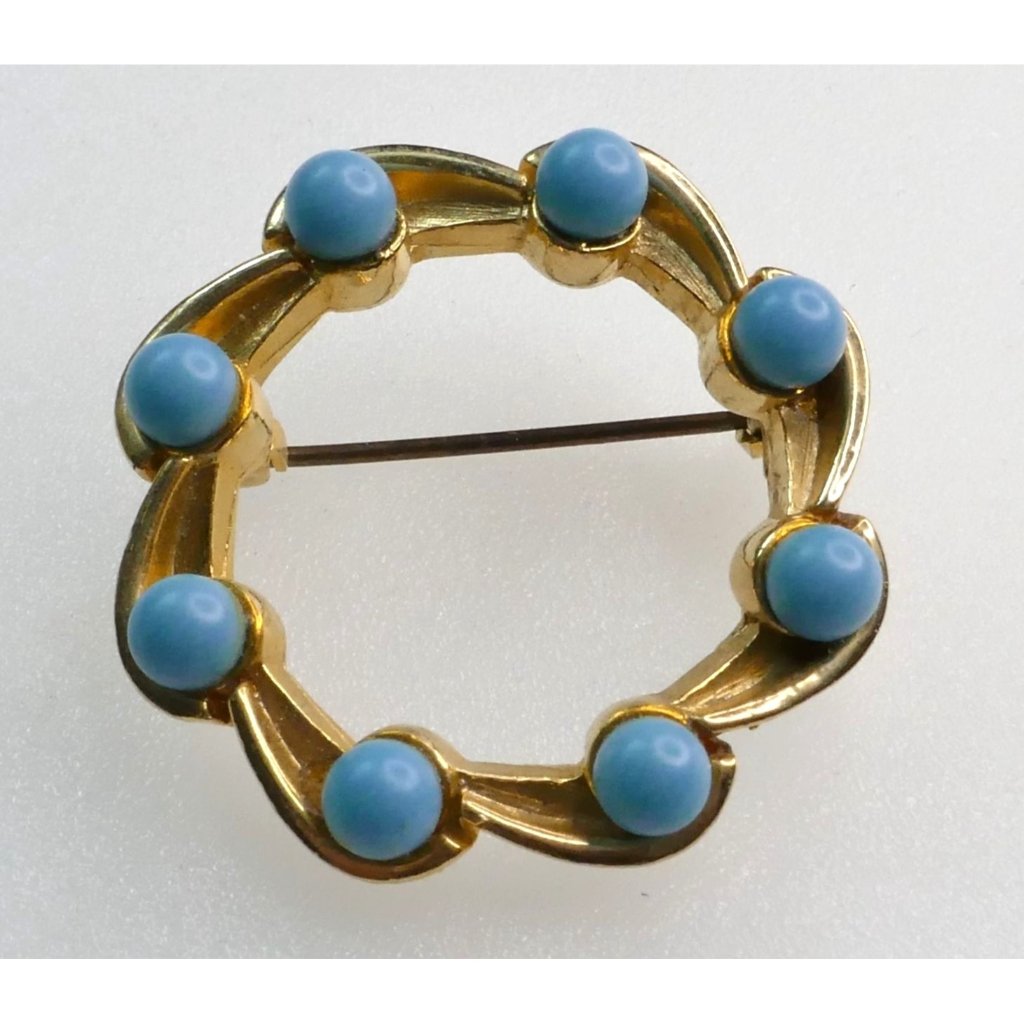 Vintage Signed Sphinx Wreath Brooch